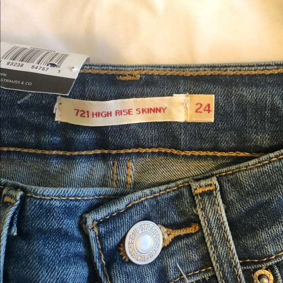🔴SOLD🔴NWT Levi’s 721 High-Rise Skinny Jeans - Picture 5 of 10